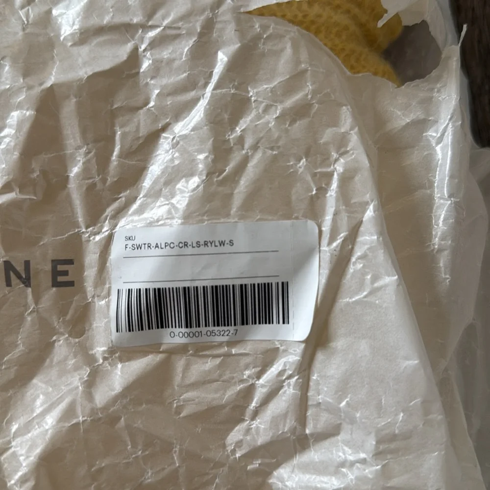 Everlane cocoon Alpaca crew in golden yellow • Small - Picture 6 of 7